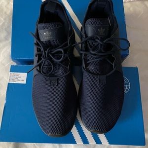 Men Adidas Sneakers Size 9.5